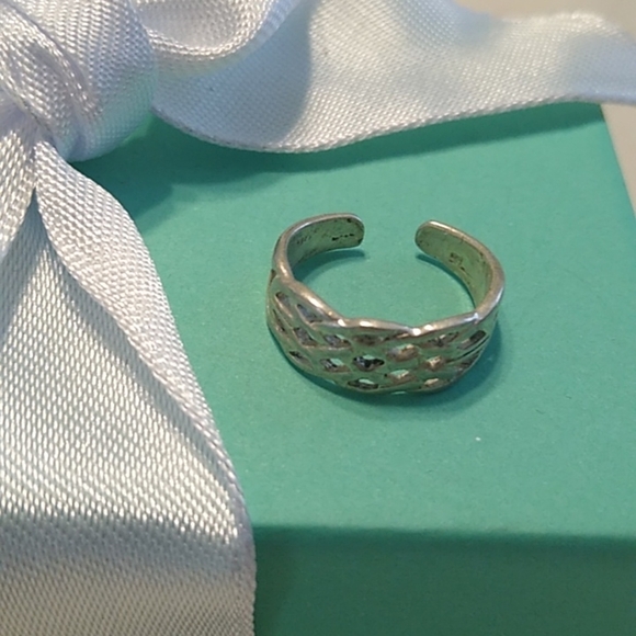 Sterling Silver Open Weave Toe Ring, Size 3 - Picture 3 of 6